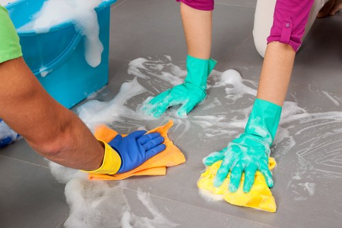 Professional cleaning equipment for hard floors